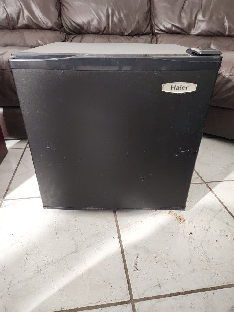 Haier Mini Fridge