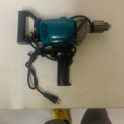 Makita Mixer 