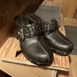 American Eagle Clogs NWT Size 8