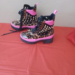 Ladies Black And Pink Spike Boots