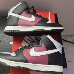 Nike Dunks Size 8