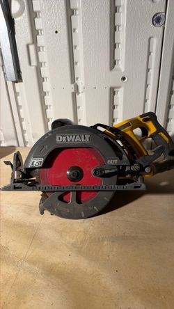 FLEXVOLT 60V MAX Cordless Brushless 7-1/4 in. Wormdrive Style Circular Saw (Tool Only)