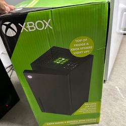 Xbox Series X Replica Mini Fridge – Thermoelectric 4.5L Cooler