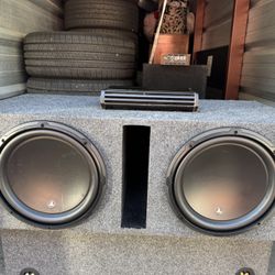 Insane setup 2 12"JL Audio W3v3 subs in ported box and kicker Cx1200 mono amp