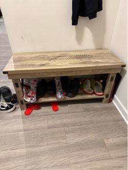 Entryway shoe bench