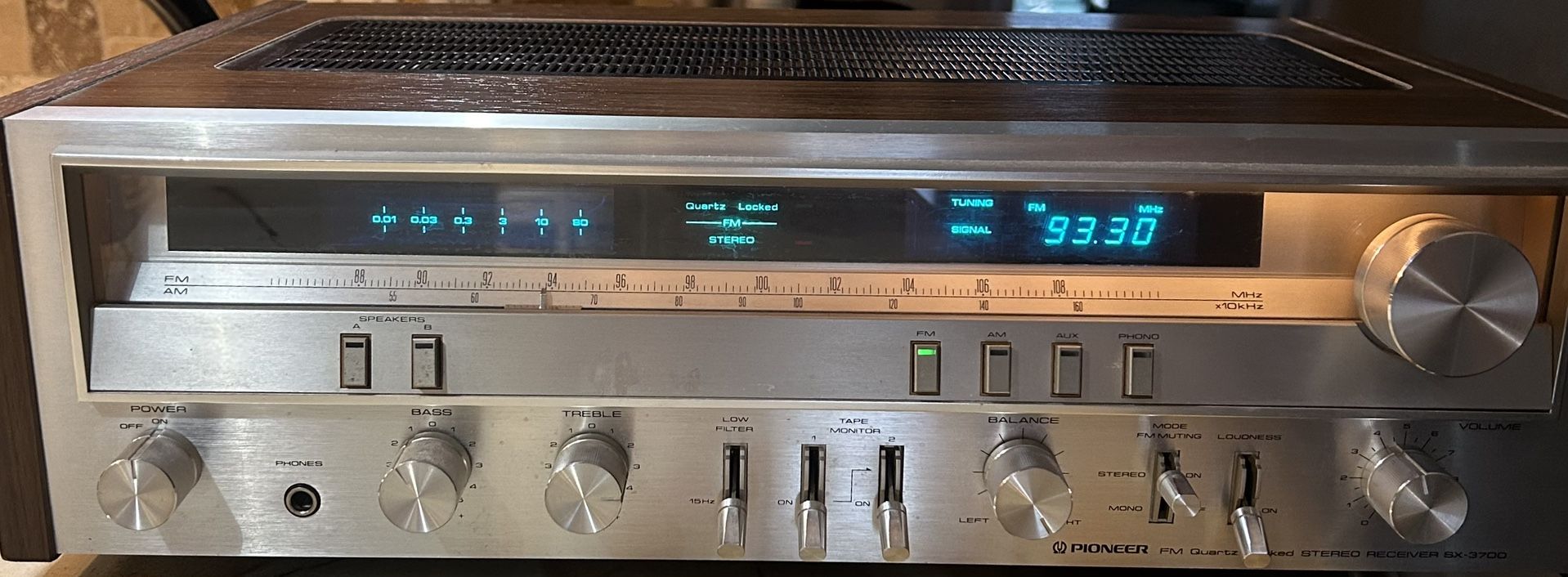 Pioneer FM Quartz Locked Stereo Receiver SW 3700