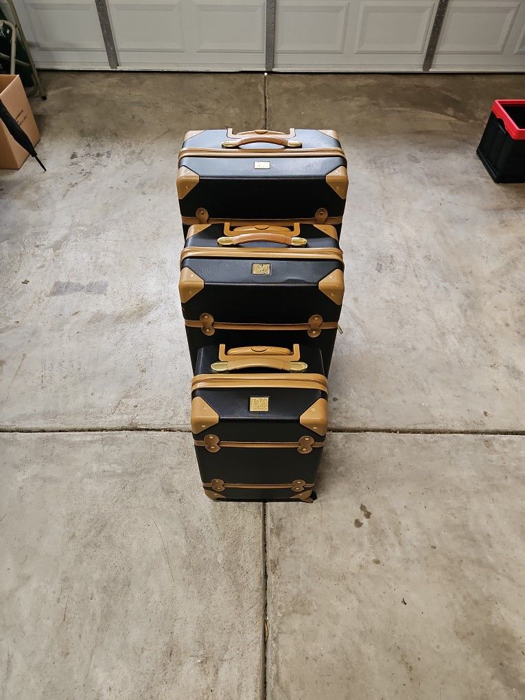 Diane Von Furstenberg-DVF- 3 Piece Luggage Set