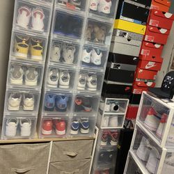 Most Size 10 Or 10.5 Few 9.5 A lot Ds Some Worn A Few Hours