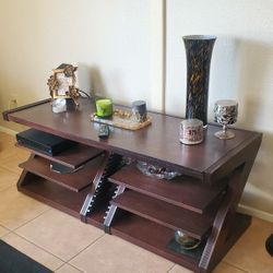 SOLID WOOD TV STAND, 56"W x 21"L x 22"T. STILL IN GREAT SHAPE 