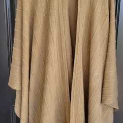 Porto Oversize Cable Knit Ruffle Poncho With Faux Fur Trim NWOT
