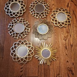 Set of 7 Gold Mirrors for Wall Decor Small Circle Flowers Mirrors Decorative Gold Hanging Wall Art Flowers Mirror for Home Living Dinning Room Bedroom
