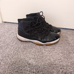 Jordan 11 Space Jam 2000