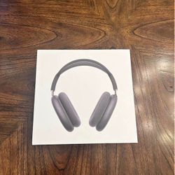 AirPod Maxes Midnight 