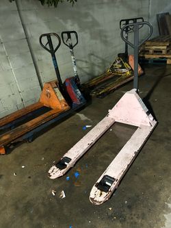 Pallet jacks