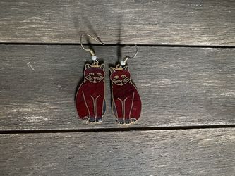 Red cloisonné cat earrings