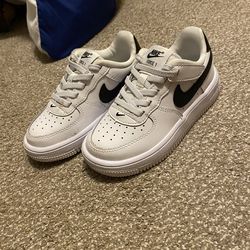 Nike toddler boys shoes size 10.5