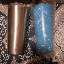 2 Tumblers With 1 Straw