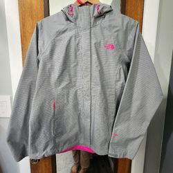 Woman's The Northface Rain Jacket 