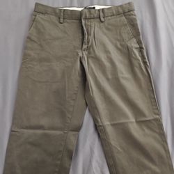 Banana Republic Tapered Fit Chino