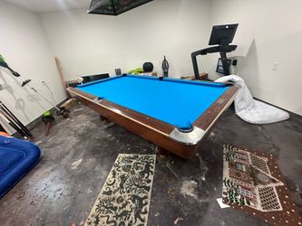Gold Crown III 8’ Pool Table
