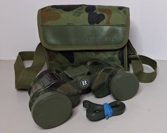Bushnell Ensign Camouflaged Binoculars 8x40 with Case - $40 (19th Ave & Bell Rd North Phx.)