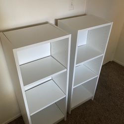 2 Bookshelves 
