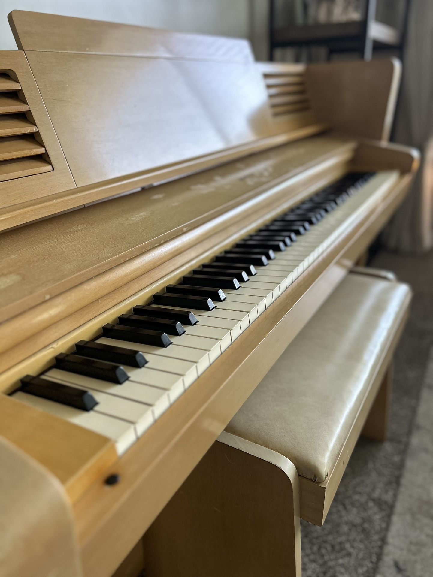 Janssen Piano