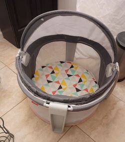 Fisher price dome bassinet