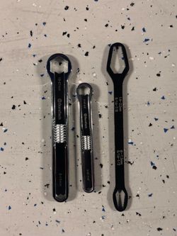 Universal Wrenches