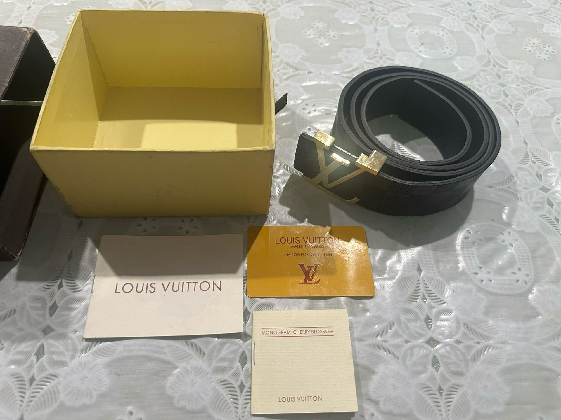 Louis Vuitton Belt Original - Comes Inside Fair Condition $150