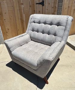 Mid-Century Modern Tufted Chair
