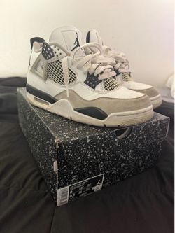 JORDAN 4 MILITARY BLACK (2022)