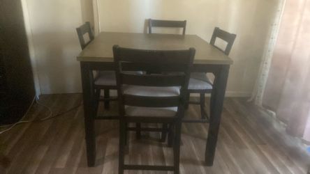 Dining Table Set with 4 Chairs