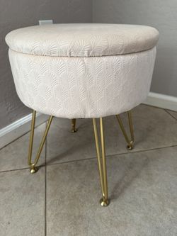 Light Pink And Gold Ottoman/Stool Like New