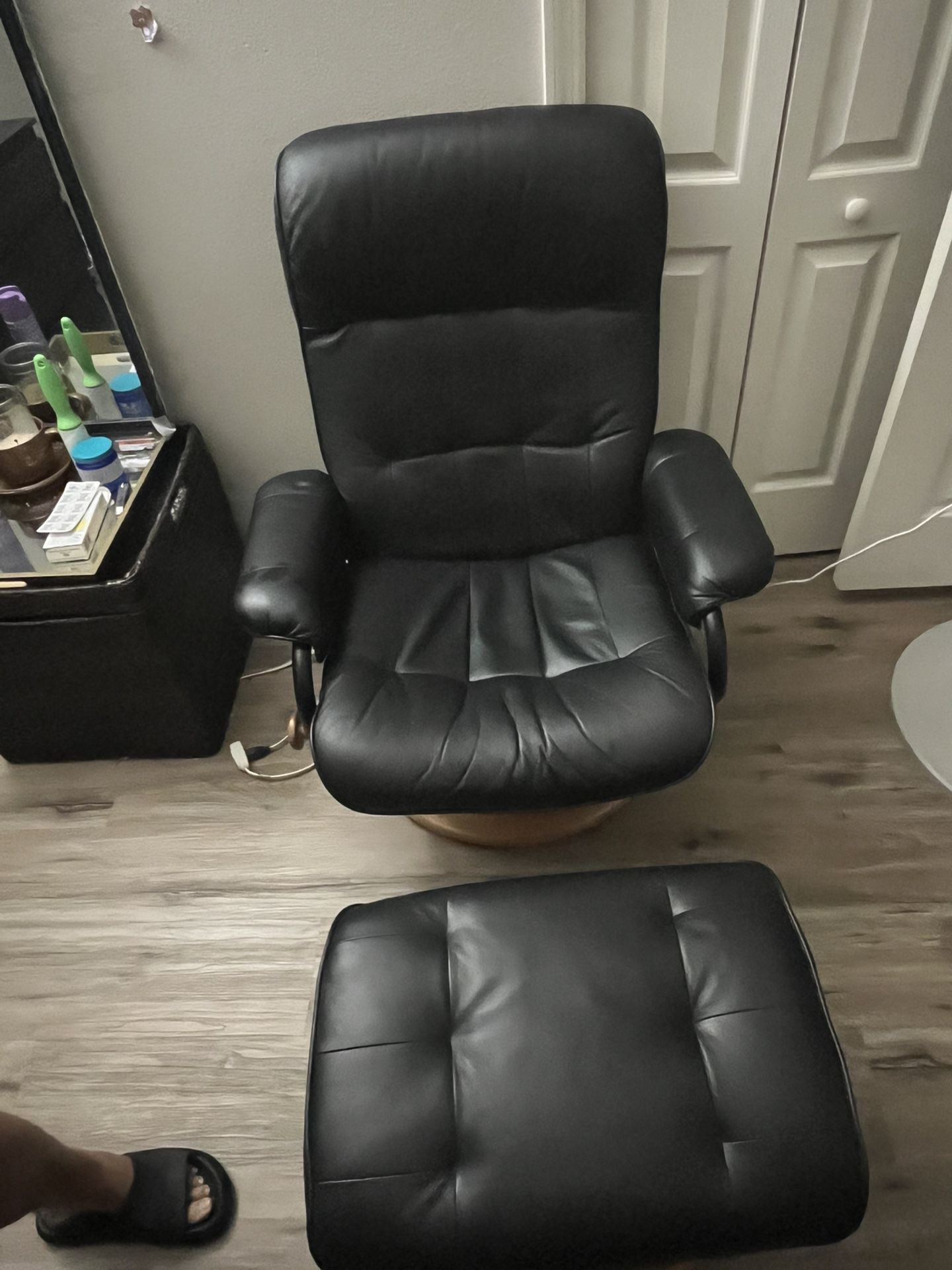 Leather Recliner Chair With Foot Rest