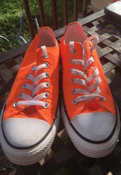 Like new fluorescent orange converse