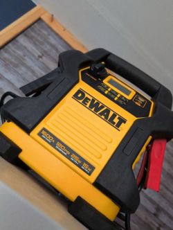 Dewallt Jump Starter air compressor