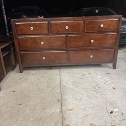 7-drawer Dresser!