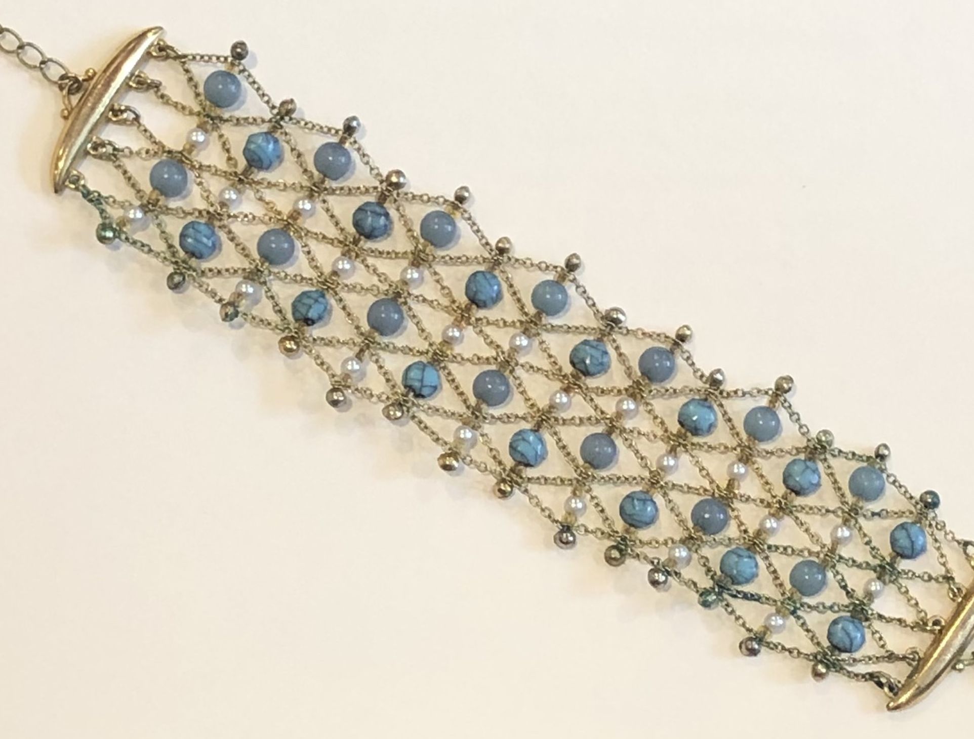 Vintage Avon Pearl And Turquoise Color Bead Bracelet
