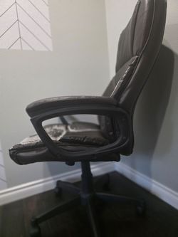 Free office  leather chair - good Ergonomic
