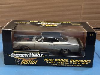 American Muscle 1969 Dodge Superbee 1:18 Scale Diecast New Silver 10 Fastest
