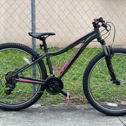 Specialized Mika MTB, 26” Wheels 