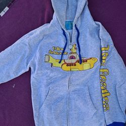 Assorted Sweatshirts And Gmarnents. Make Offer Thank You