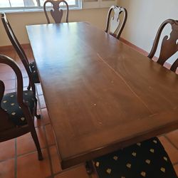 Wood Dineing Room Table