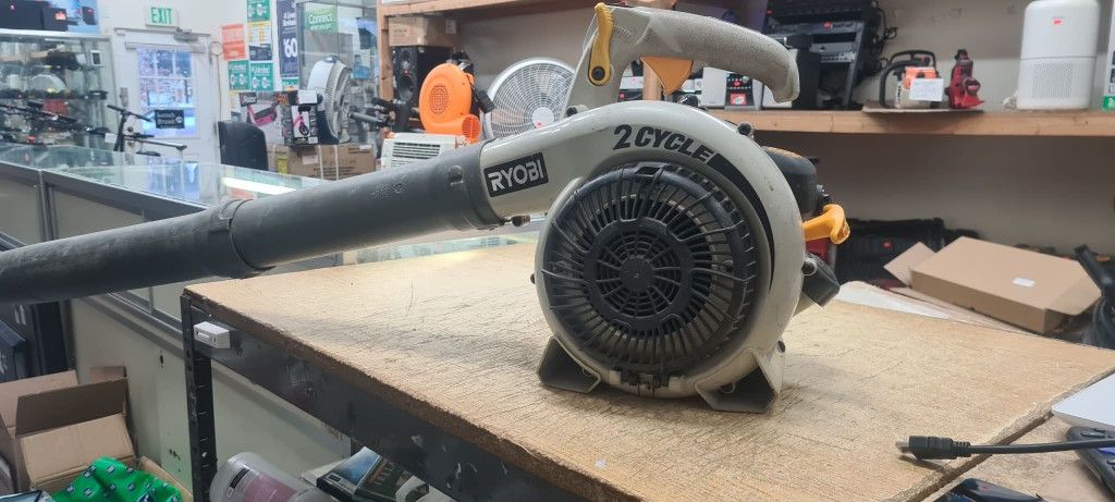 Ryobi (Model: RY09056) 2 Cycle 26cc Blower