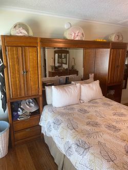 Bedroom set