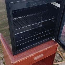 Brand New Mini Refrigerator $40 Or Best Offer