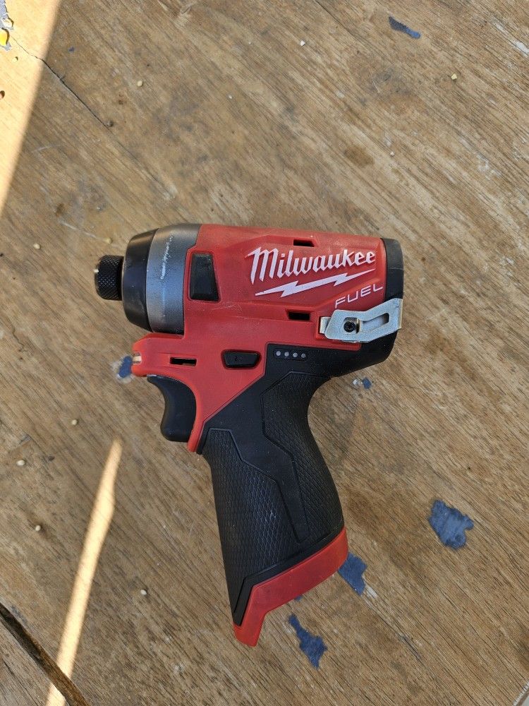 M12 FUEL SURGE 12V Lithium-Ion Brushless Cordless 1/4 in. Hex Impact Driver