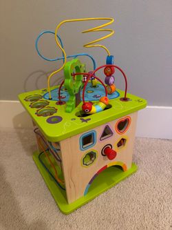 Hape Countey Critters activity center