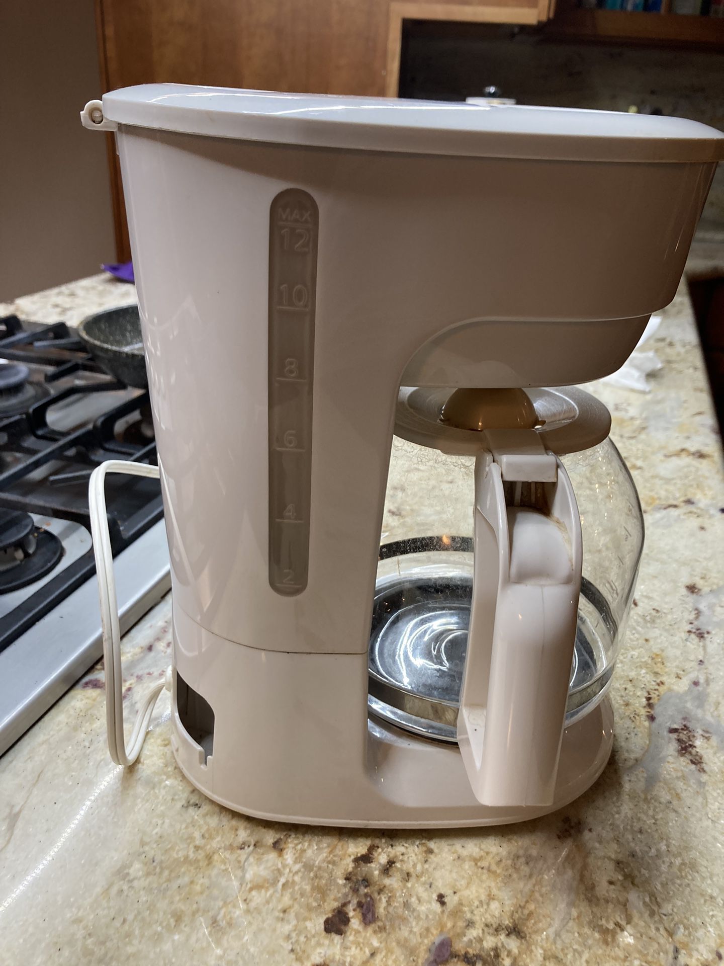 Mainstays 12 cup Coffee Maker for Sale in Saint Albans, WV - OfferUp